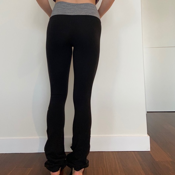 Lululemon - yoga joggers - Picture 2 of 4